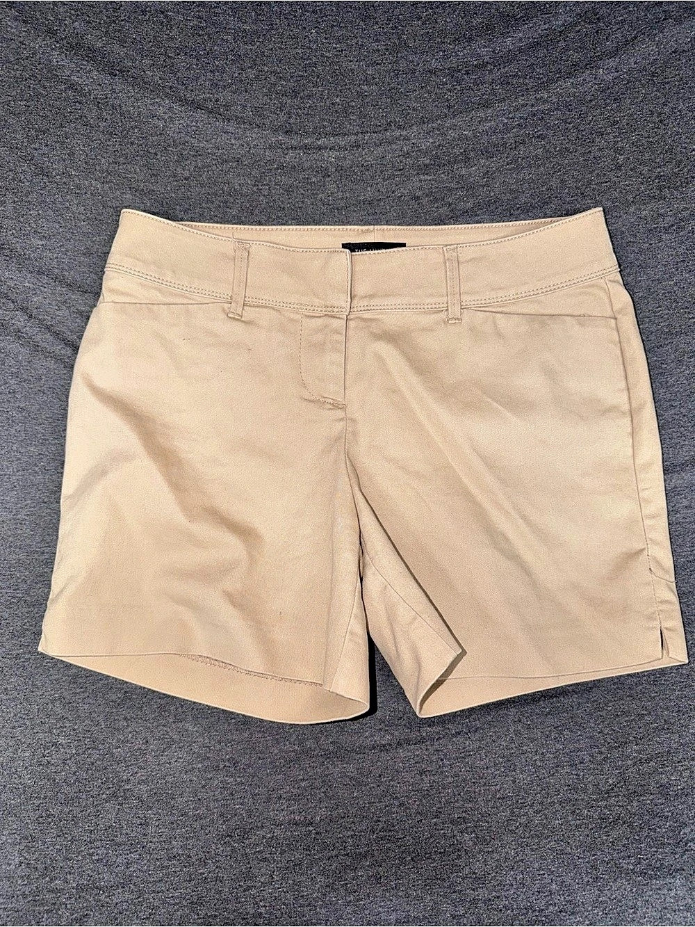 The Limited Bermuda Shorts in Beige Size 4